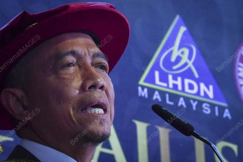 DATUK DR MOHD NIZOM SAIRI