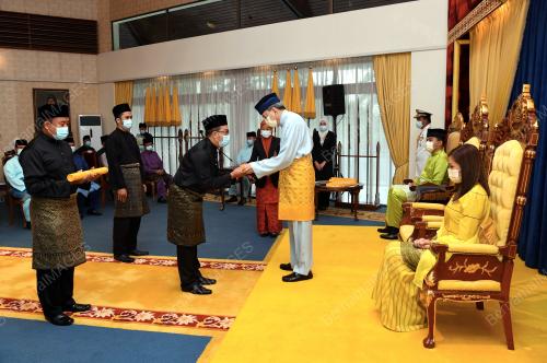 SULTAN SHARAFUDDIN IDRIS SHAH