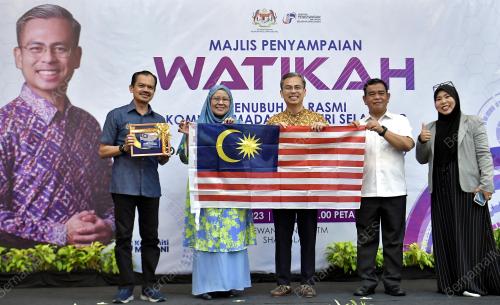 FAHMI FADZIL