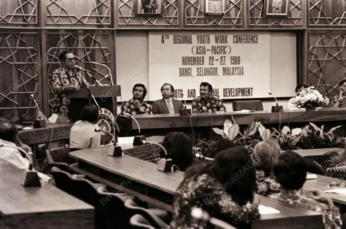 TENGKU AHMAD RITHAUDDEEN TENGKU ISMAIL