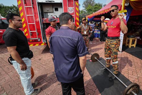 PAMERAN ASET PERTAHANAN DAN AGENSI BERUNIFORM NEGARA