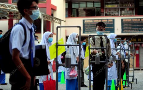 HARI PERTAMA SESI PERSEKOLAHAN PKPP PELAJAR TINGAKATAN LIMA