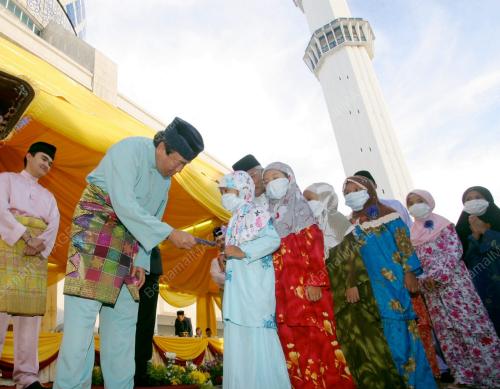 SULTAN SHARAFUDDIN IDRIS SHAH