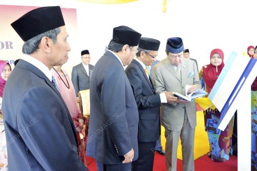SULTAN SHARAFUDDIN IDRIS SHAH
