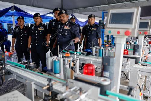 DATUK HUSSEIN OMAR KHAN
