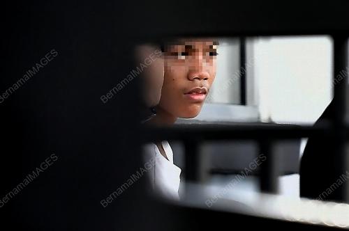 SEBUTAN KES DUA REMAJA KHIANAT API