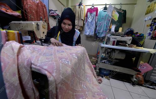KEDAI JAHIT SIBUT MENYIAPKAN TEMPAHA BAJU RAYA