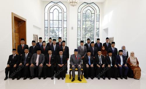 SULTAN SHARAFUDDIN IDRIS SHAH
