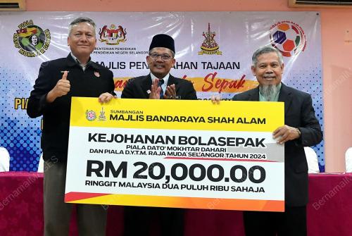 DATUK EMRAN KADIR