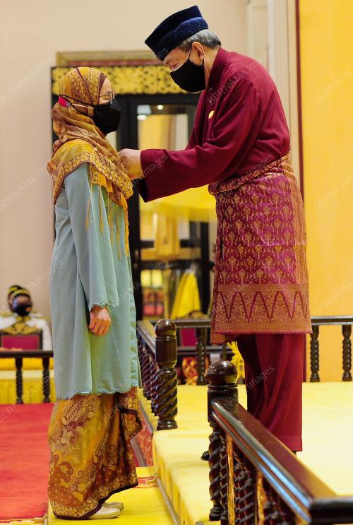 SULTAN SELANGOR SULTAN SHARAFUDDIN IDRIS SHAH