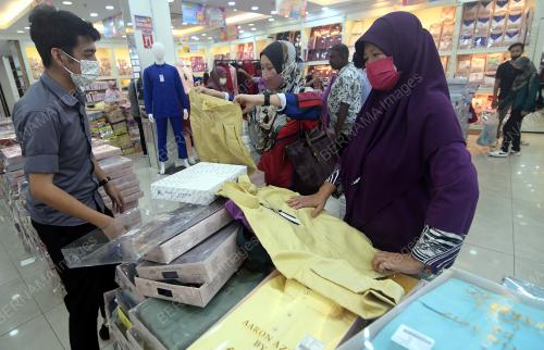 TINJAUAN SOP PELITUP MULUT DAN HIDUNG