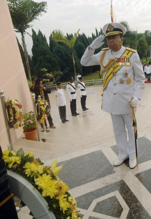 HARI PAHLAWAN