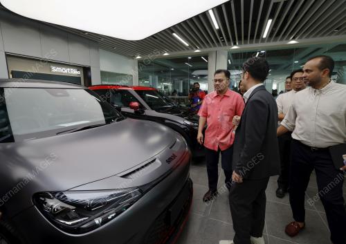 TAN SRI SYED FAISAL ALBAR