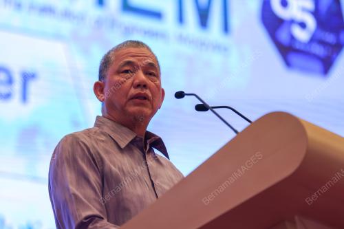 DATUK SERI FADILLAH YUSOF