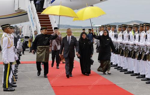 AL-SULTAN ABDULLAH RI'AYATUDDIN AL-MUSTAFA BILLAH SHAH