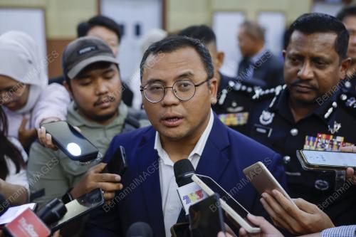 DATUK SERI AMIRUDIN SHARI