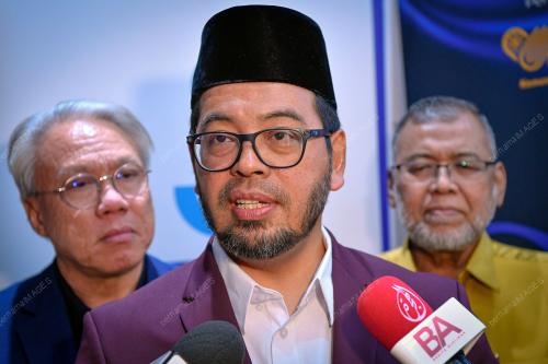 SENATOR DR ZULKIFLI HASAN