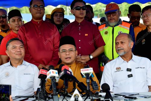 DATUK SERI AMIRUDIN SHARI