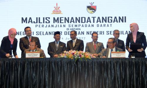 DATUK SERI TAKIYUDDIN HASSAN