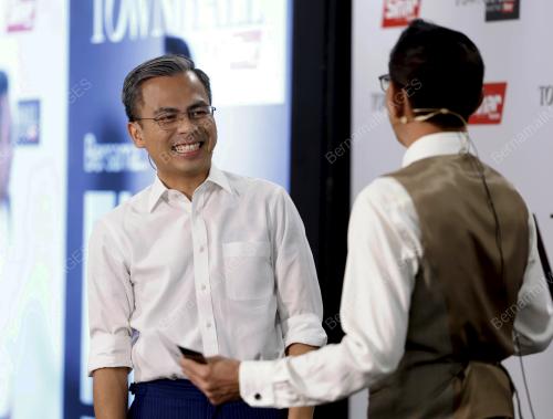 FAHMI FADZIL