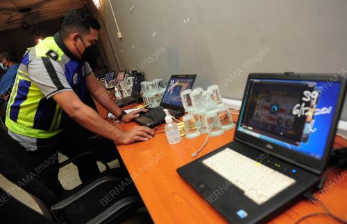 SERBUAN PUSAT JUDI ONLINE OLEH IPD KLANG SELATAN