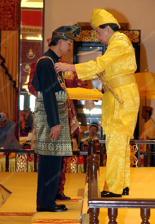 SULTAN SHARAFUDDIN