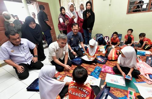 FAHMI FADZIL