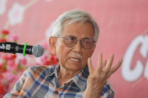 TUN DAIM ZAINUDDIN