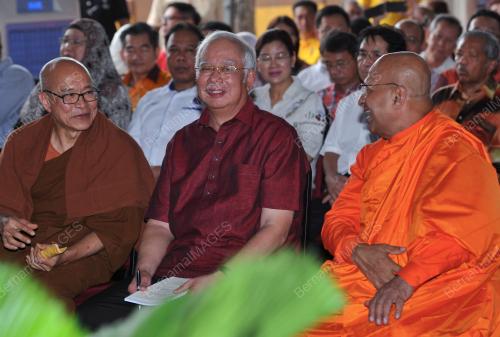 SG08_10052017_WESAK_BN201709053019