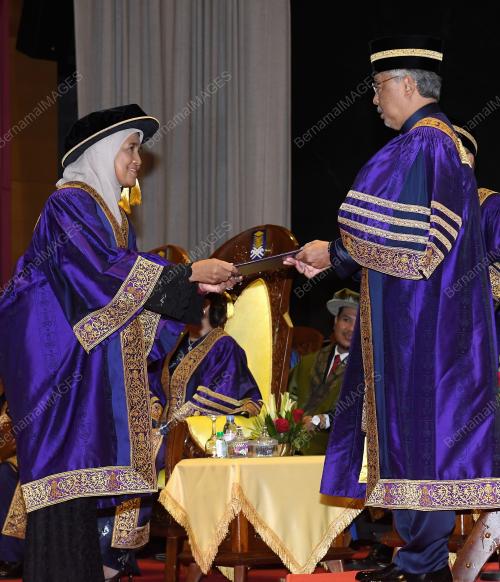 AL-SULTAN ABDULLAH RI'AYATUDDIN AL-MUSTAFA BILLAH SHAH
