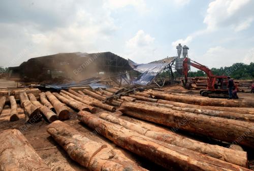 OPERASI PENCEROBOHAN TANAH KERAJAAN