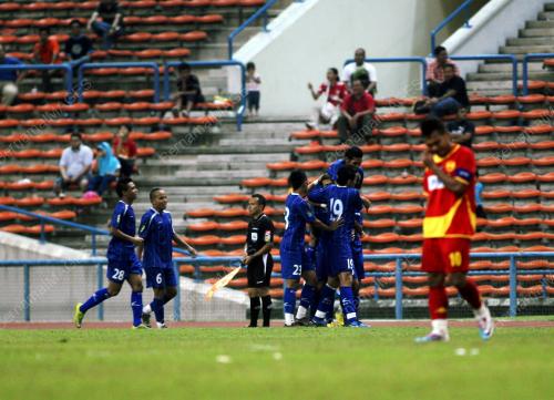 SG08_12022011_BOLASEPAK