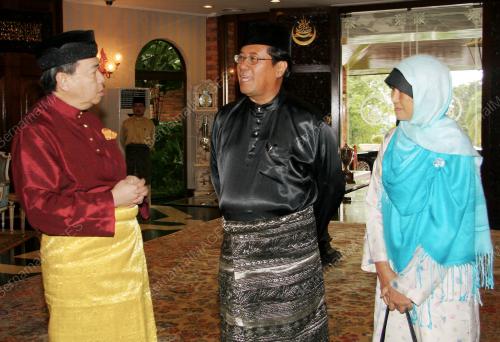 SULTAN SHARIFUDDIN IDRIS SHAH