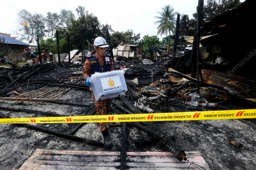 SG08_13122017_EMPAT_TERBAKAR