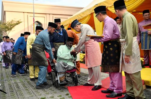 SULTAN SELANGOR SULTAN SHARAFUDDIN IDRIS SHAH