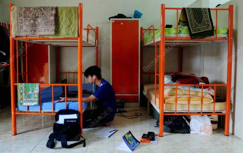 TINJAUAN PELAJAR UITM YANG BERADA DI ASRAMA (COVID-19)
