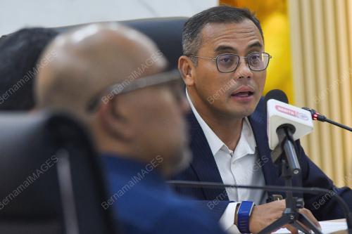 DATUK SERI AMIRUDIN SHARI
