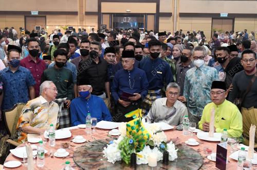 DATUK SERI ISMAIL SABRI YAACOB