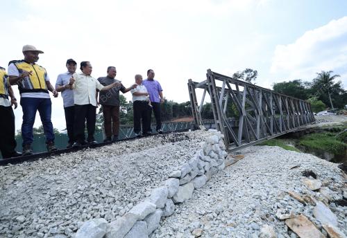 DATUK SERI AHMAD MASLAN