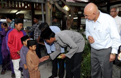 DATUK MAGLIN DENNIS D'CRUZ