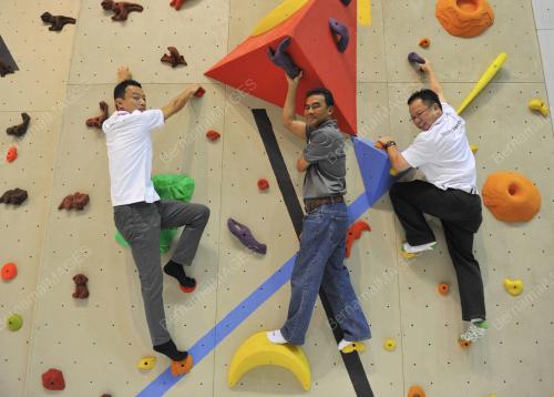 SG08_18032017_CLIMBING
