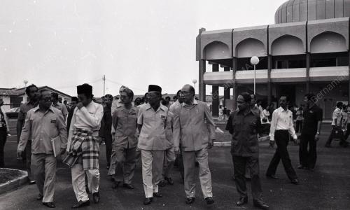 MAHATHIR MOHAMAD