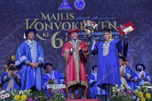 DATUK DR MOHD NIZOM SAIRI