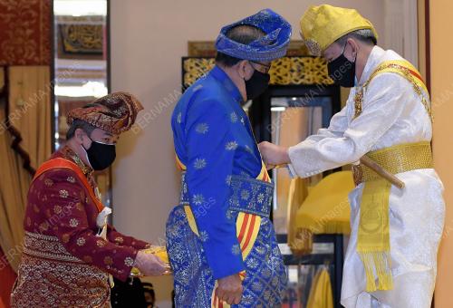 ISTIADAT PENGANUGERAHAN DARJAH KEBESARAN