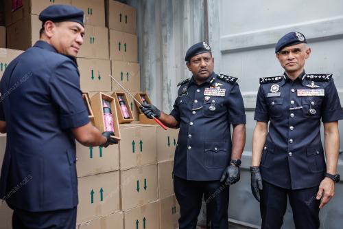DATUK HUSSEIN OMAR KHAN