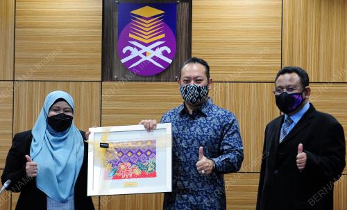 PROF TS DR ROZIAH MOHD JANOR