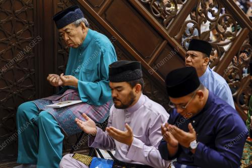 SULTAN SHARAFUDDIN IDRIS SHAH