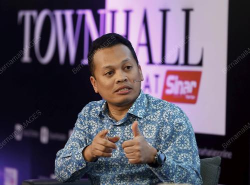 NIK NAZMI NIK AHMAD
