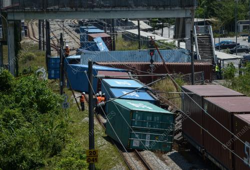 TREN KARGO TERGELINCIR