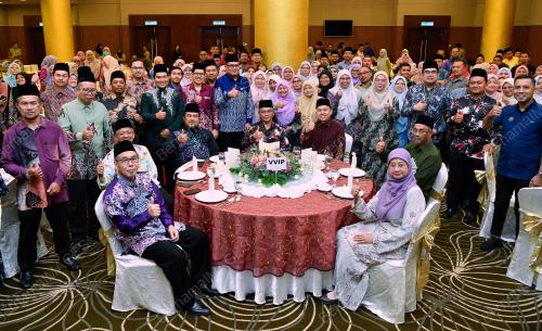 DATUK DR MOHD NA'IM MOKHTAR